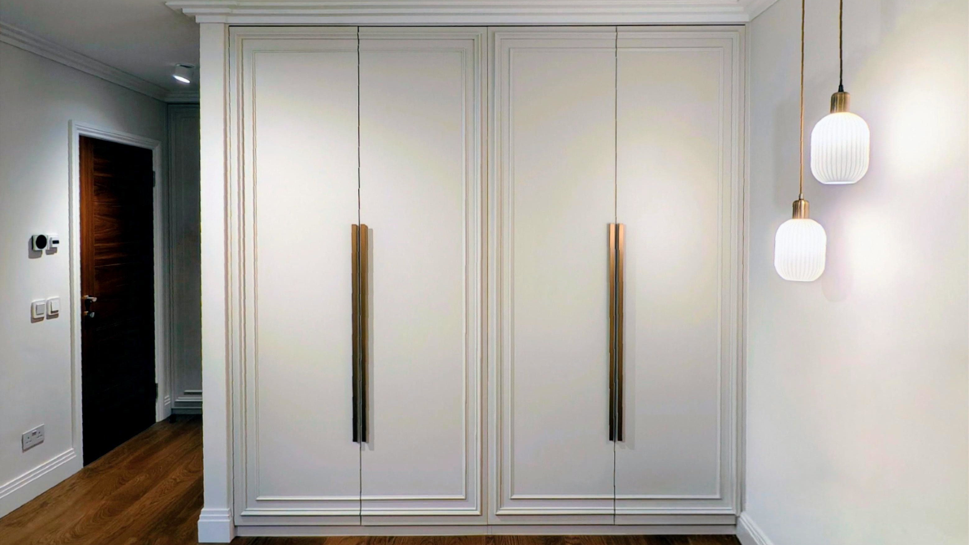 Built-in custom-made wardrobes